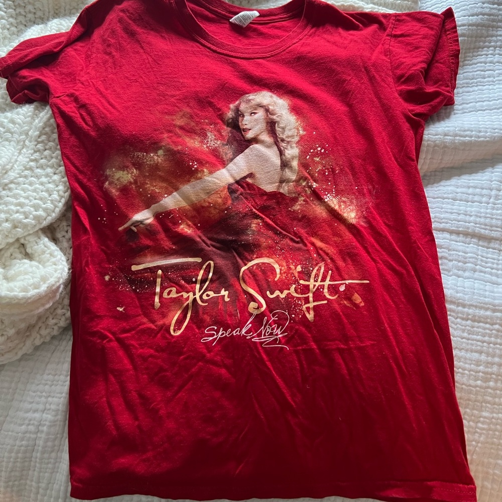 Taylor swift speak now concert shirt